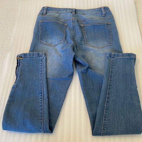 Cache Jeans - Picture 7 of 7